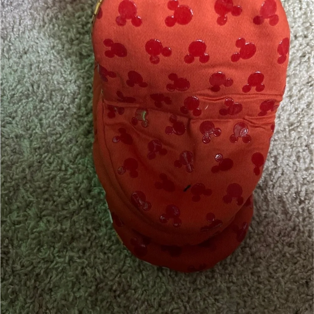 NWT Disney Mickey Mouse Silicone Oven Mitts Fall themed